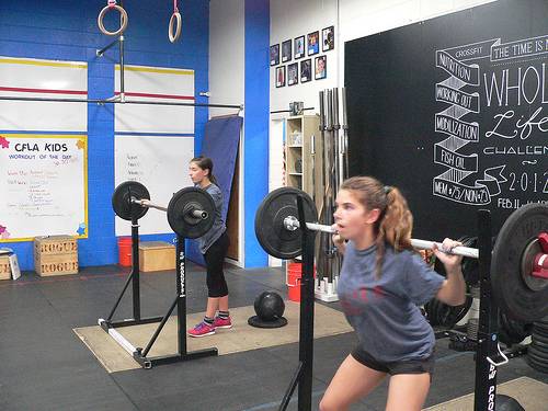 Does Lifting Weights Stunt Growth in Teens?