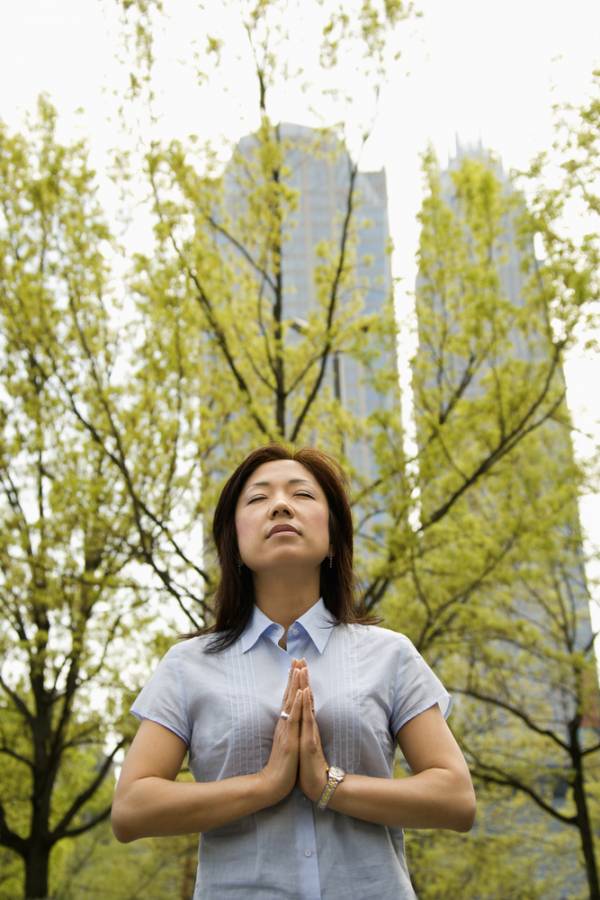 meditating in the city, city meditation, finding meditation in city