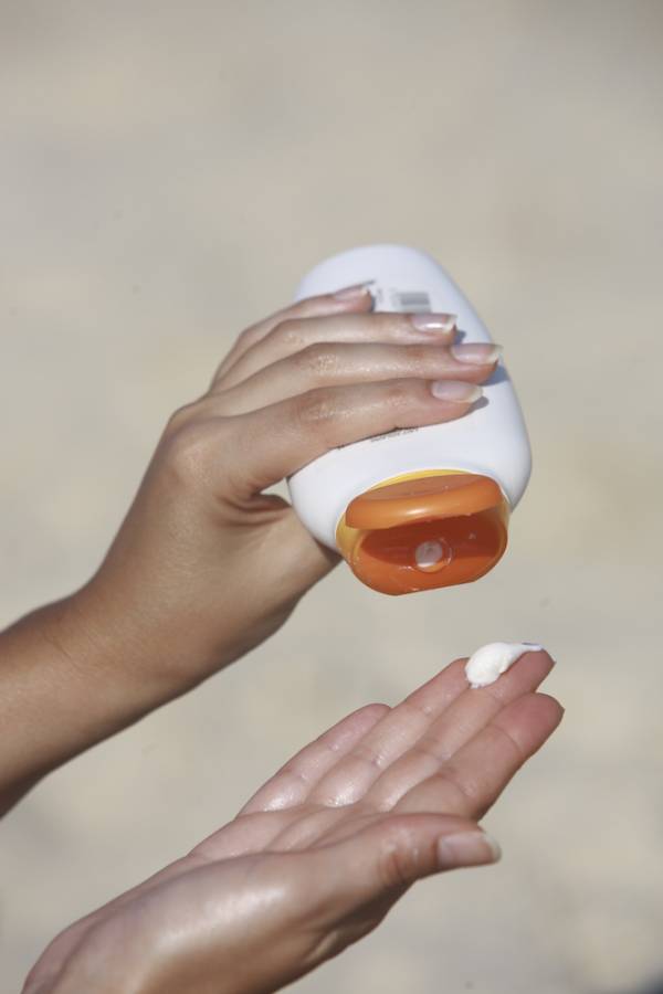 sunscreen, mineral sunscreen, sunscreen dangers, cancer sunscreen