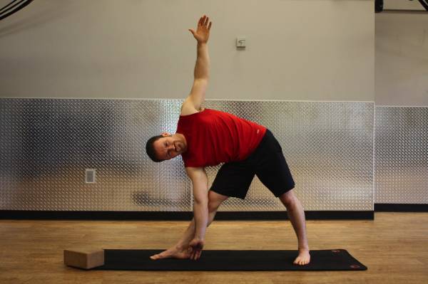 yoga for strength athlete, yoga for athletes, triangle pose, side angle pose