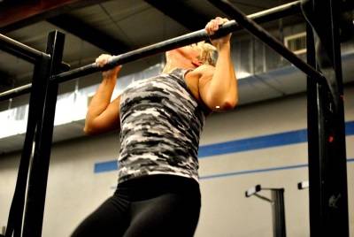 andrew read, women's fitness, pull ups, pull up, hollow