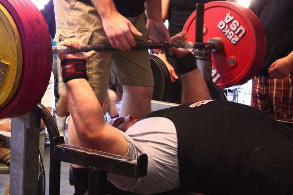 How to Spot Correctly - Spotting the Bench, Squat, and Deadlift in the Gym  