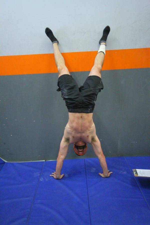 handstand, headstand, handstand progressions, freestanding, lead up stunts
