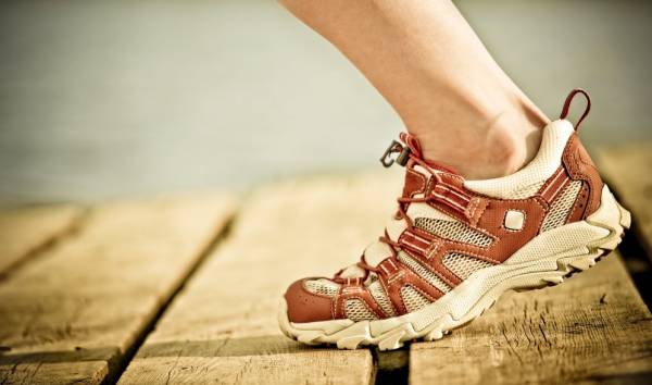 running, running shoe, gait, sole, midsole, feet