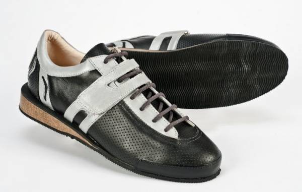 Old school adidas outlet weightlifting shoes