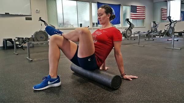 foam rolling the glutes