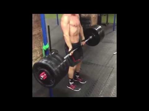 Power Shrugs | Build up your traps for improved performance | J2FIT