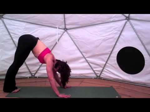 Video: BreakingMuscle.com: Handstand Straddle With 3 Practice Stages