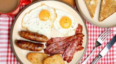 breakfast eating, skipping breakfast, benefits of breakfast, breakfast nutrition