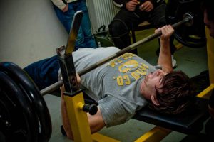 bench press, powerlifting, lifting protocols, fast lifting, slow lifting