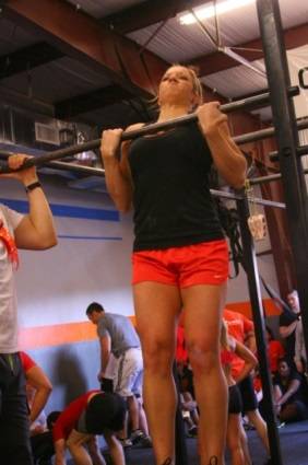 andrew read, women's fitness, pull ups, chest to bar pull up