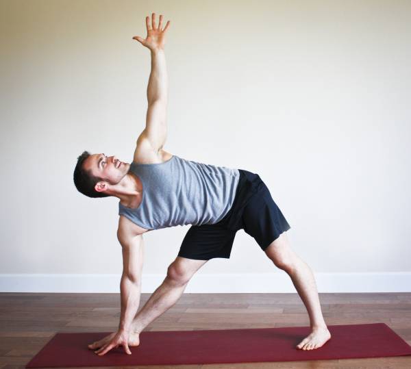 triangle pose, yoga, stretching, facilitated stretching