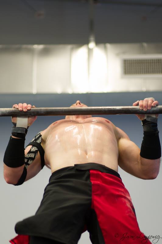 In Defense of the Kipping Pull Up - Breaking Muscle