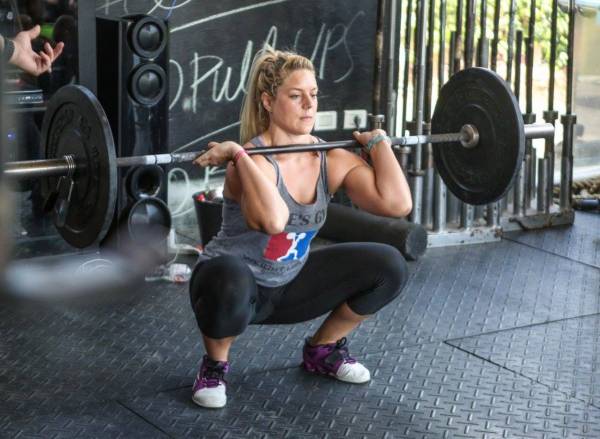 Ladies 3 Gym Friendly Exercises To Develop Your Glutes Breaking Muscle Ladies 3 Gym Friendly Exercises To Develop Your Glutes Breaking Muscle