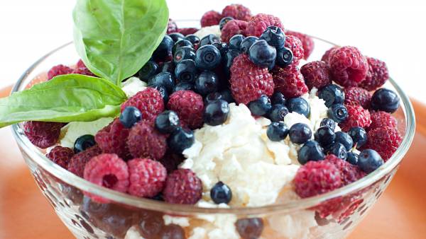 Cottage cheese is a good source of casein proten.