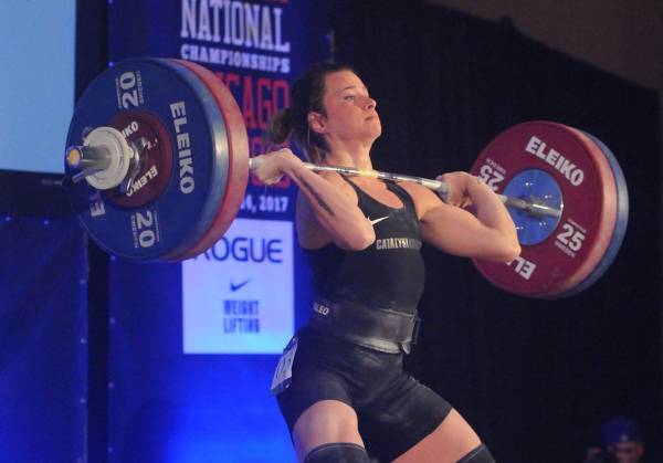 https://breakingmuscle.com/wp-content/uploads/2018/04/jessicaluceroolympicweightlifter.jpg