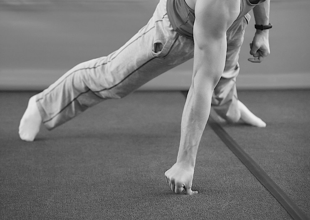 How to Do Fingertip Pushups (with Video) - SportsRec