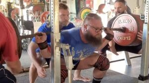 Powerlifter Nicolaas du Preez matches his best-ever squat with a 926-pound lift in early May 2022