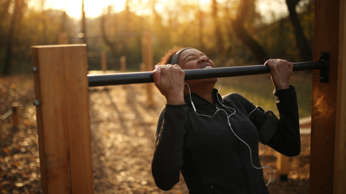 How to get better at the chin up to build up your back and biceps