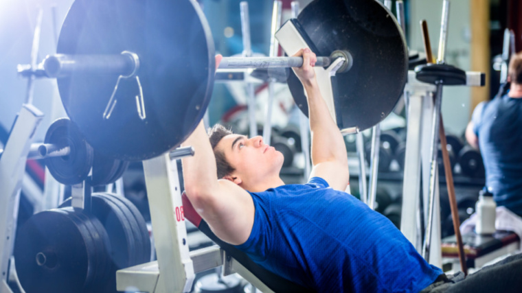 How to Do the Incline Bench Press for Upper-Body Size and Strength -  Breaking Muscle