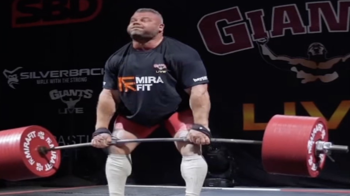 Rauno Heinla Deadlifts Master's World Record of 476 Kilograms (1,049.4