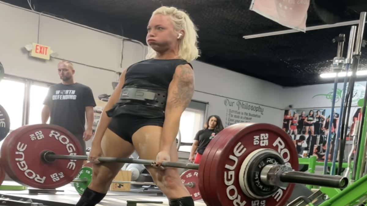 High Schooler deadlifts RECORD 600 Ibs. LEFT IT ALL OUT THERE. 🤯😱 #shorts  
