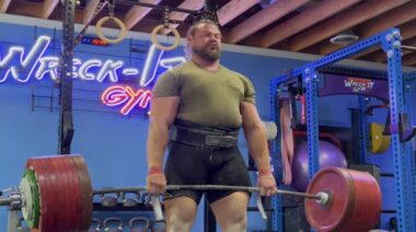 TOP 10 STRONGEST MEN In The World 2022 