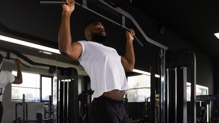 SEATED PULL UPS 