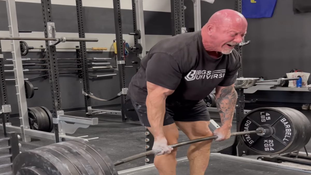 Check Out 54-Year-Old Stan Efferding Finish a 725-Pound Speed Pull Deadlift