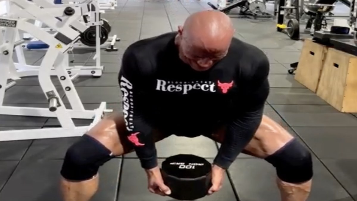 Dwayne "The Rock" Johnson Crushes 5 "Monster Sets" a Leg Workout - Breaking