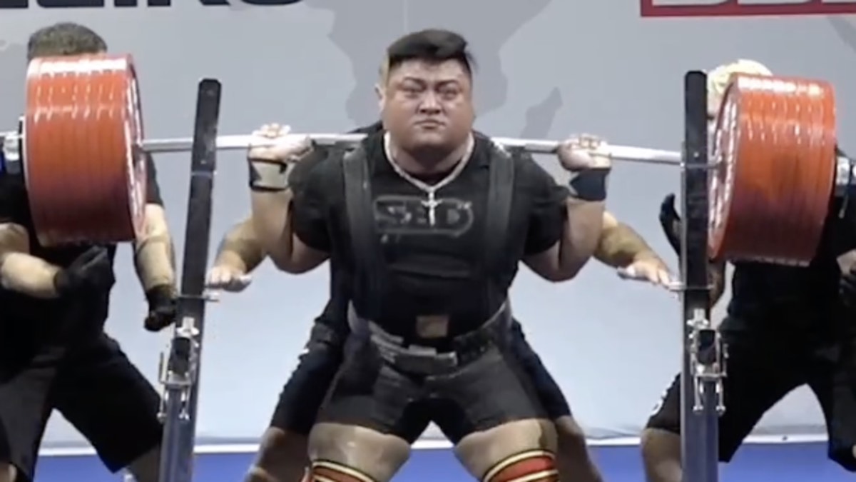 Persuasion desk Il Powerlifter Sen Yang (120KG) Captures a 440.5-Kilogram (971.1-Pound)  Equipped World Record Squat - Breaking Muscle