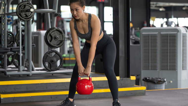 Kettlebell Sumo Deadlift: How-To, Muscles, Benefits, Mistakes