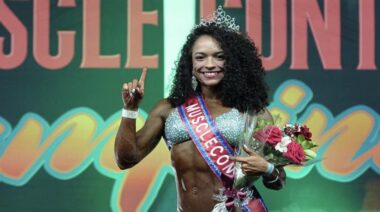 Brenda Farias 2023 Musclecontest Pro Win Flowers, Crown