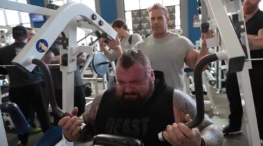 Strongman Eddie Hall and bodybuilder Jay Cutler training in the gym