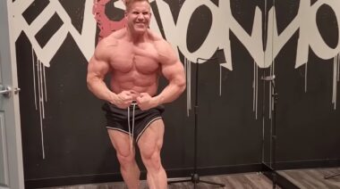 Bodybuilder Jay Cutler flexing and posing muscles