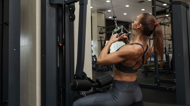 Blow Up Your Back With the Neutral-Grip Pulldown