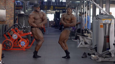 Brandon Curry poses next to fellow pro bodybuilder Terrence Ruffin.